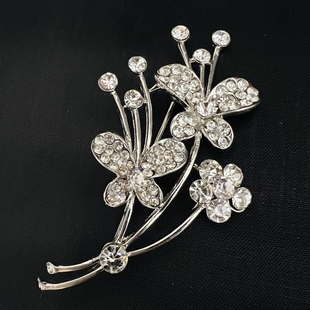 Vintage Flower Branch Floral Brooch Pin with Clear Rhinestones Silver Tone 4094